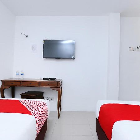 Oyo 89672 Eg Hotel Jj جوهر بهرو المظهر الخارجي الصورة